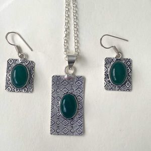 Green Onyx matching pendant and earrings